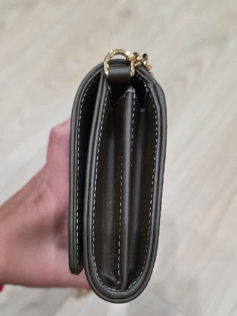 Burberry Hannah Wallet Chain Crossbody with Gold Hardware - Picture 4 of 11
